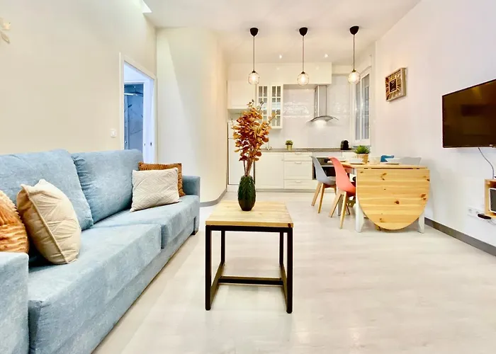 Charming Puerta Del Sol Center - 6 Bedrooms